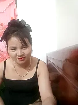 Snapshot of Heulwen-22 chatting on 11.02.25 Heulwen-22 online show from 11.02.25