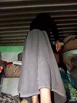 MISS LOVE 001 online show from 10.16.25