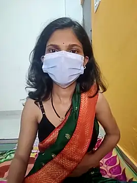 Shivani2002 online show from 11.21.25