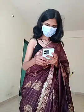 Shivani2002 online show from 12.20.25