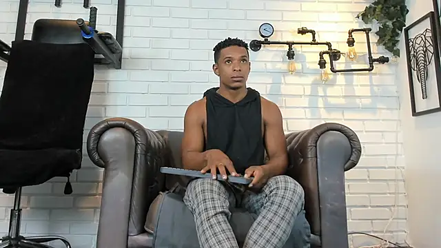 ItaloMoore online show from 09.15.25