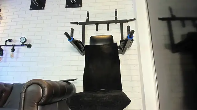 ItaloMoore online show from 10.07.25