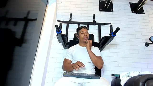 ItaloMoore online show from 02.20.26