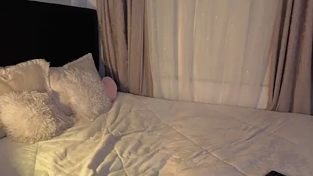 LunaVelvet777 online show from 03.25.26