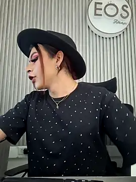 Snapshot of Lilith_Zamara chatting on 10.30.25 Lilith Zamara online show from 10.30.25