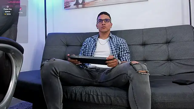 Dash Bukoski online show from 10.05.25