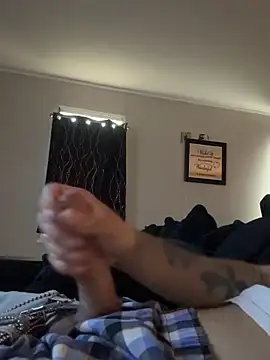 Snapshot of OscarBrow chatting on 10.18.25 OscarBrow online show from 10.18.25