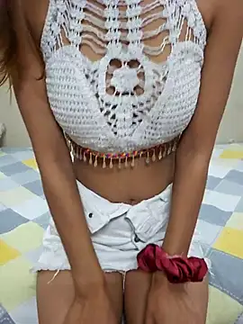 Snapshot of SchoolGirl_Sona chatting on 11.28.25 SchoolGirl Sona online show from 11.28.25