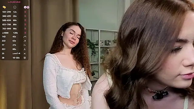 Snapshot of TashiaBosack chatting on 11.22.25 TashiaBosack online show from 11.22.25