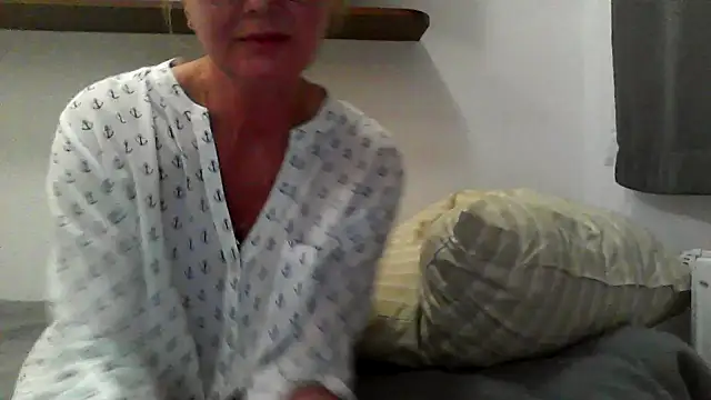 IrynaMolbertx online show from 09.25.25