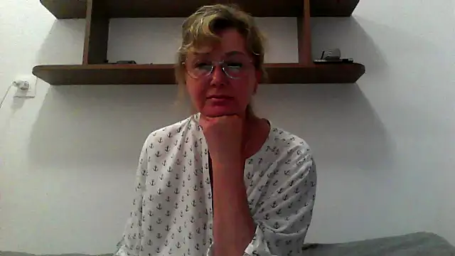 IrynaMolbertx online show from 09.29.25