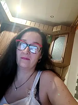 Amandda  online show from 10.20.25