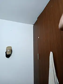 Snapshot of Carl_Strip chatting on 12.04.25 Carl Strip online show from 12.04.25