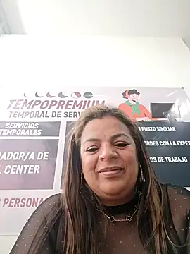 Mia-Glow online show from 11.29.25