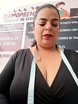 Mia-Glow online show from 01.15.26