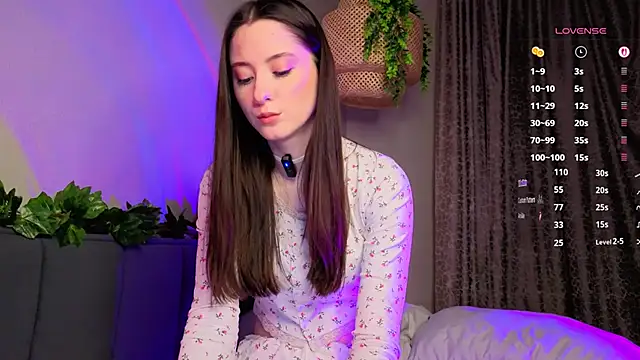 KayleeAgney online show from 12.05.25