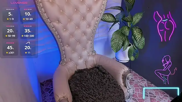 April  foxx online show from 11.25.25