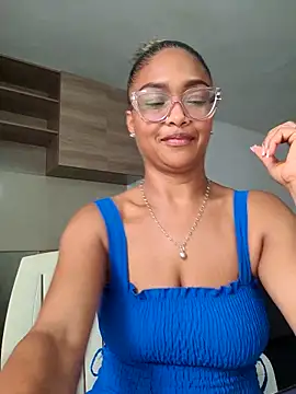 Snapshot of BiiancaEstradaa chatting on 06.30.26 BiiancaEstradaa online show from 06.30.26