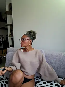 Snapshot of BiiancaEstradaa chatting on 07.17.26 BiiancaEstradaa online show from 07.17.26