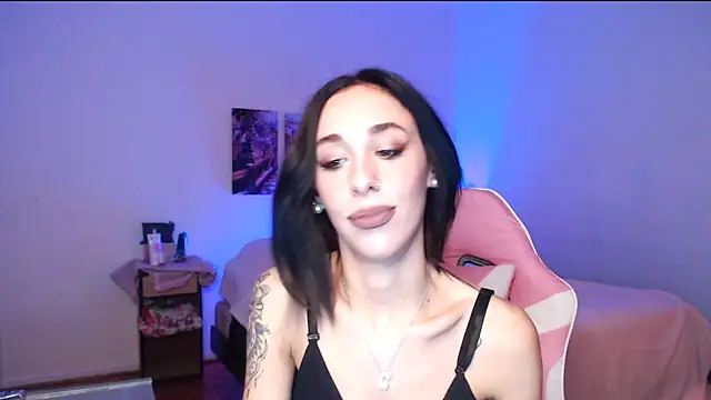 Snapshot of Sofia_Amour chatting on 09.28.25 Sofia Amour online show from 09.28.25