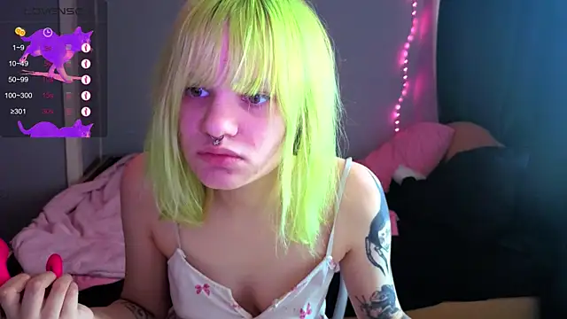 Snapshot of Elieiza_xo chatting on 04.28.26 Elieiza xo online show from 04.28.26