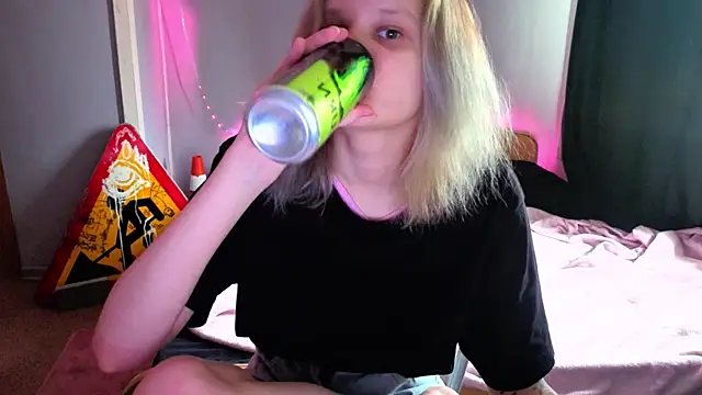Snapshot of Elieiza_xo chatting on 05.15.26 Elieiza xo online show from 05.15.26