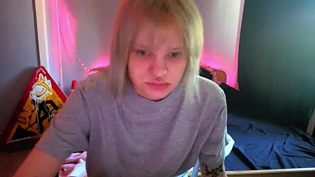Snapshot of Elieiza_xo chatting on 05.17.26 Elieiza xo online show from 05.17.26