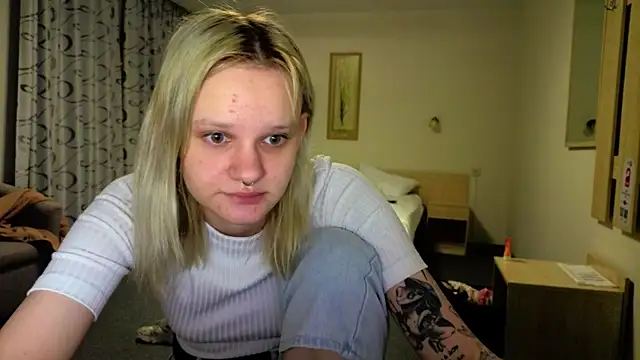 Snapshot of Elieiza_xo chatting on 05.27.26 Elieiza xo online show from 05.27.26