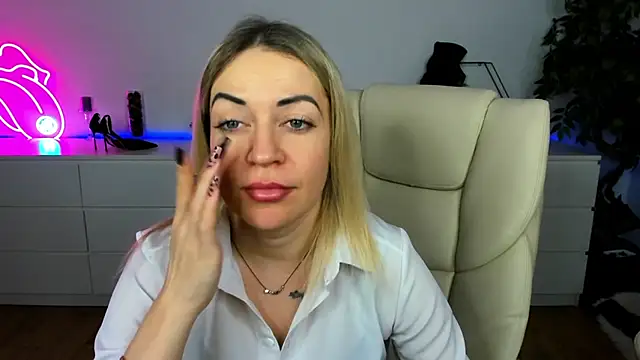 Anna Snows online show from 12.01.25