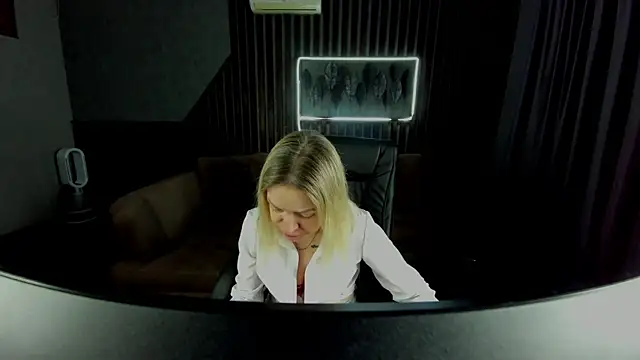 Anna Snows online show from 12.14.25