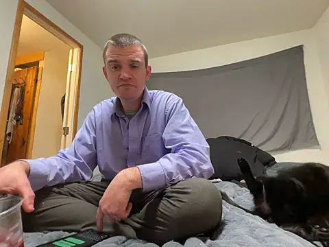 Snapshot of cumitted chatting on 12.19.25 cumitted online show from 12.19.25