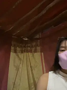 PhanHaa online show from 09.10.25