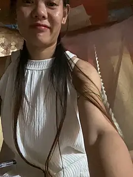 PhanHaa online show from 10.18.25