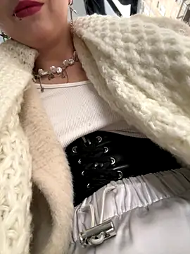 EveLittleSinner online show from 10.26.25