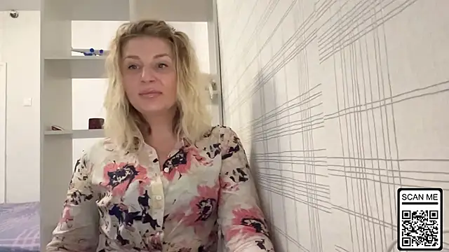 Blondie xoxoxo online show from 10.27.25