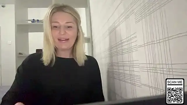 Blondie xoxoxo online show from 10.29.25