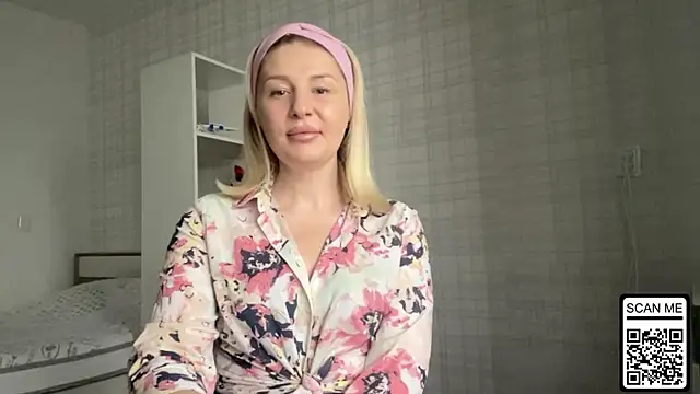 Blondie xoxoxo online show from 11.26.25