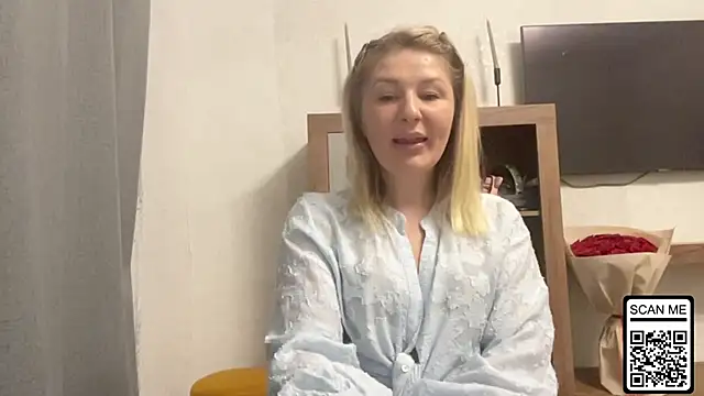 Blondie xoxoxo online show from 12.22.25