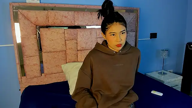 LICKY LOV online show from 10.25.25