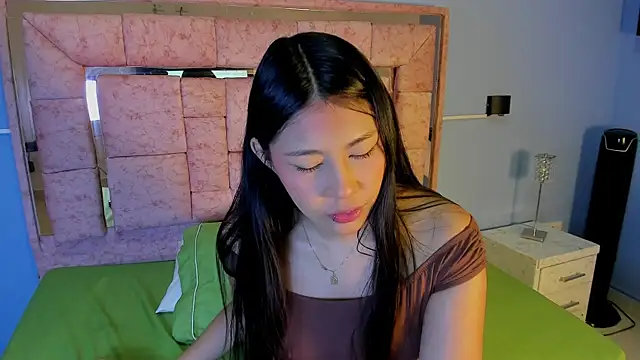 LICKY LOV online show from 11.15.25