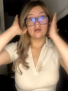 Blair Bunnyy online show from 10.24.25