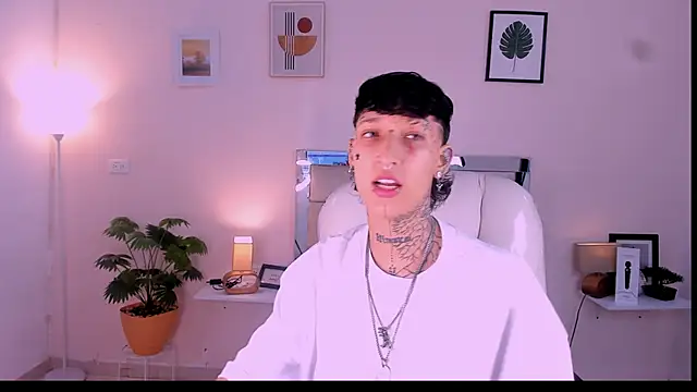 Luci Rose online show from 11.05.25