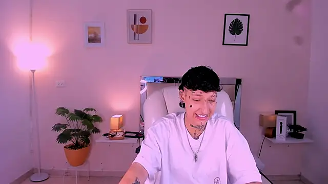 Luci Rose online show from 11.06.25