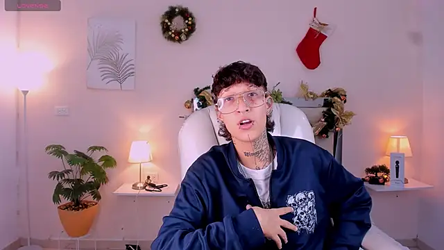 Luci Rose online show from 11.20.25