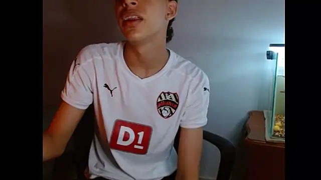 Snapshot of Xtremeplay_18 chatting on 10.09.25 Xtremeplay 18 online show from 10.09.25