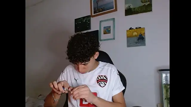 Snapshot of Xtremeplay_18 chatting on 11.01.25 Xtremeplay 18 online show from 11.01.25