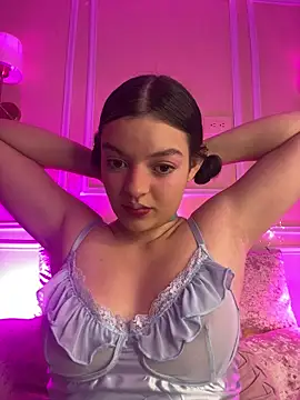 AriaHeavenss online show from 12.14.25