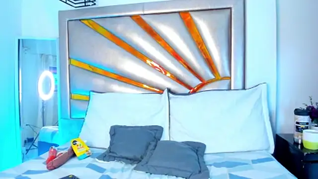 miiaStorm online show from 02.05.26