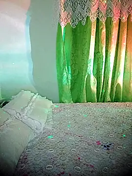 Linda Saenz  online show from 11.14.25