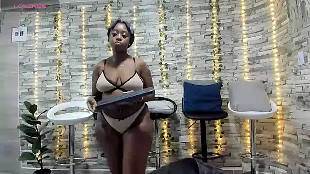 Snapshot of eroticgirls_xx chatting on 10.16.25 eroticgirls xx online show from 10.16.25